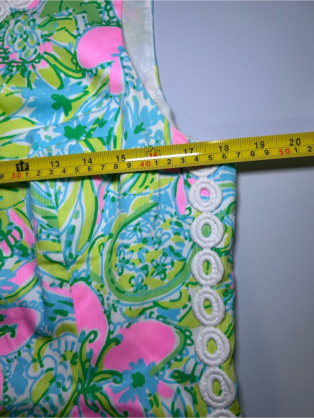 Lilly Pulitzer Shift Dress Size 12 Pink Green Floral Paisley Eyelet Trim Sleevel - Picture 6 of 6